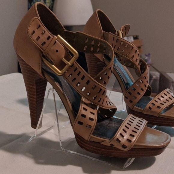 Jessica Simpson heels / pumps - Picture 3 of 8